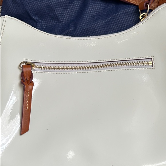 Dooney & Bourke White and Tan Shoulder Bag - Picture 4 of 8